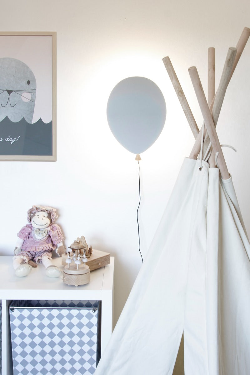 Balloon Seinavalgusti, Hall - Globen Lighting - snug.ee