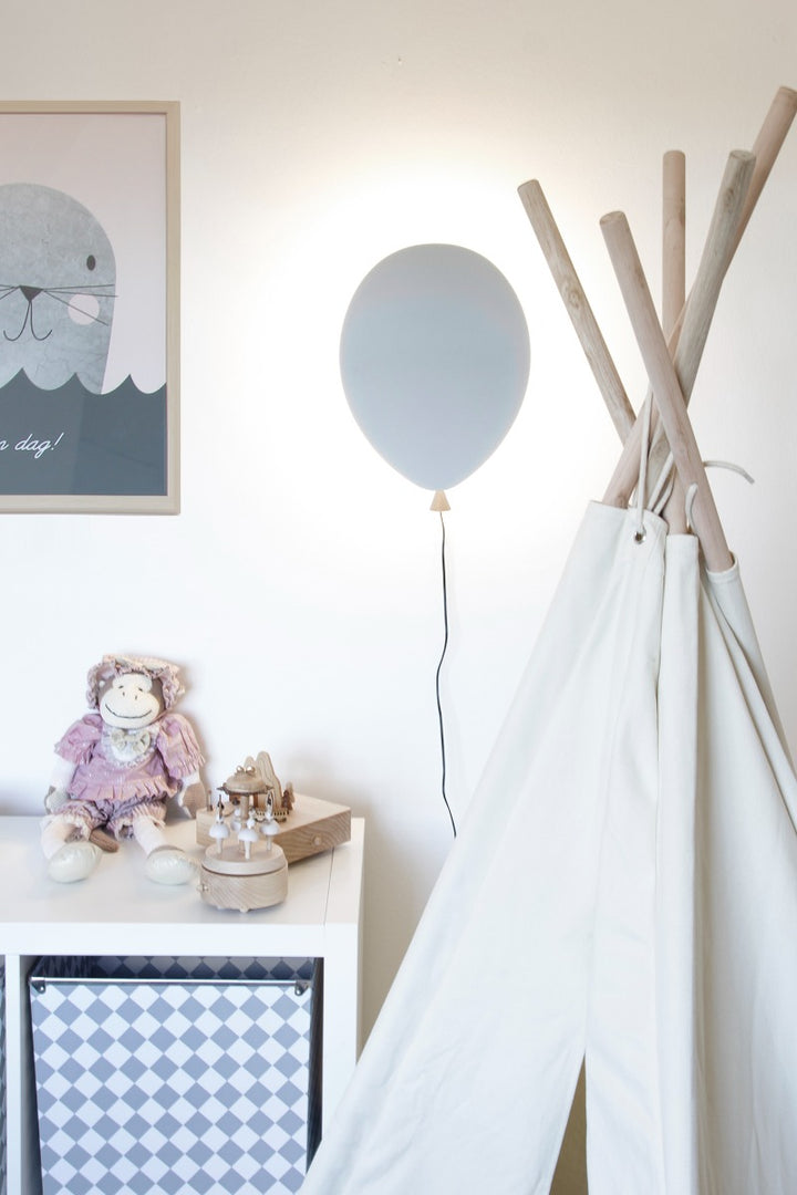 Balloon Seinavalgusti, Hall - Globen Lighting - snug.ee
