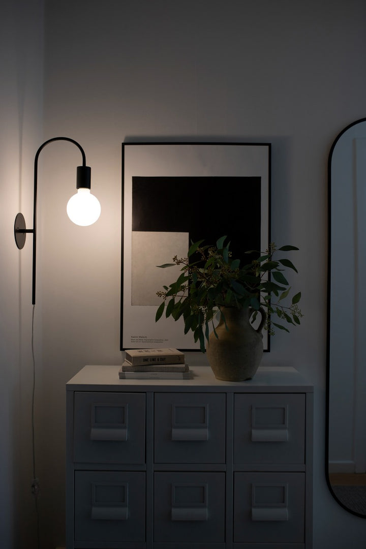 Grace Seinavalgusti, Must - Globen Lighting - snug.ee