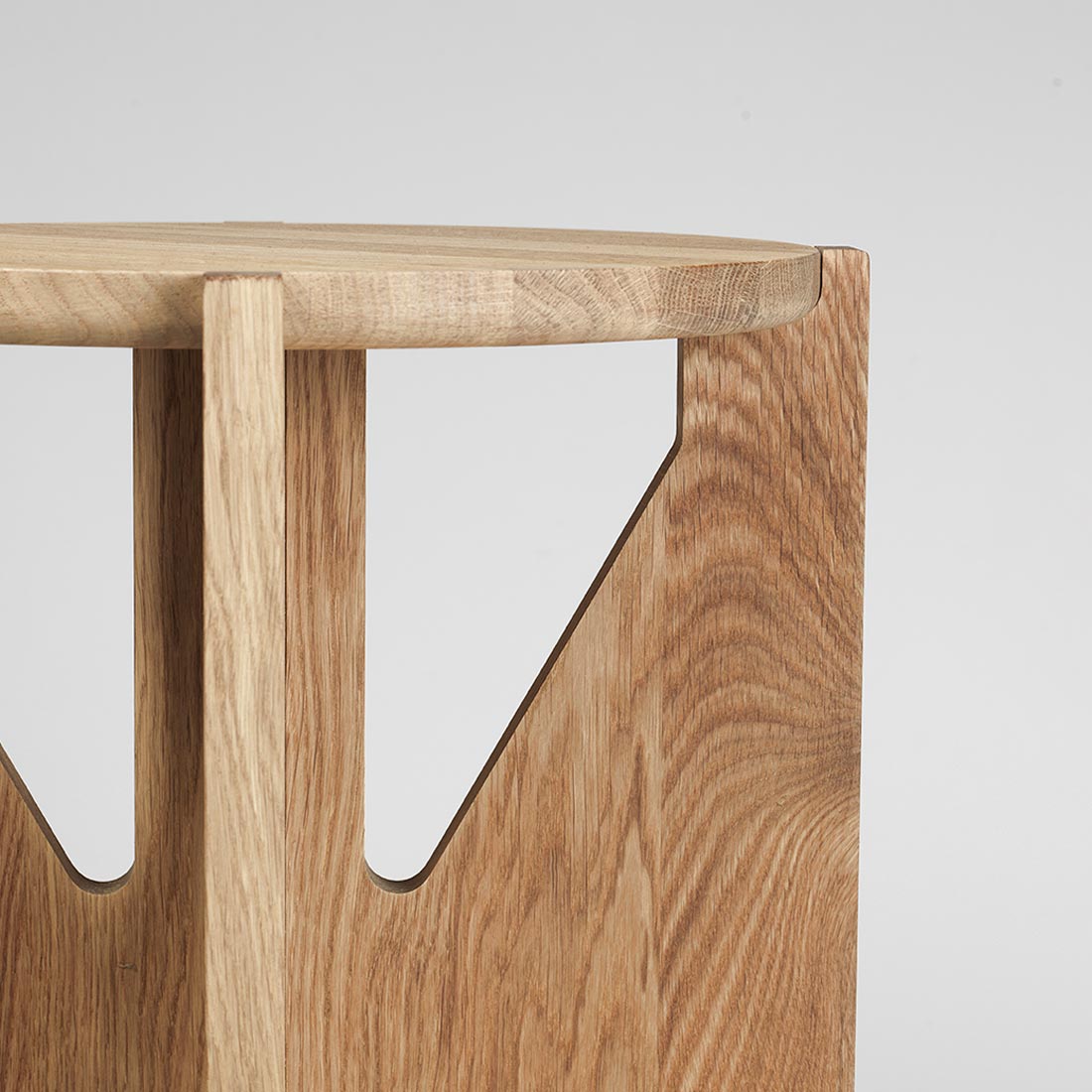 Simple Abilaud / Taburet, Tamm - Kristina Dam - snug.ee