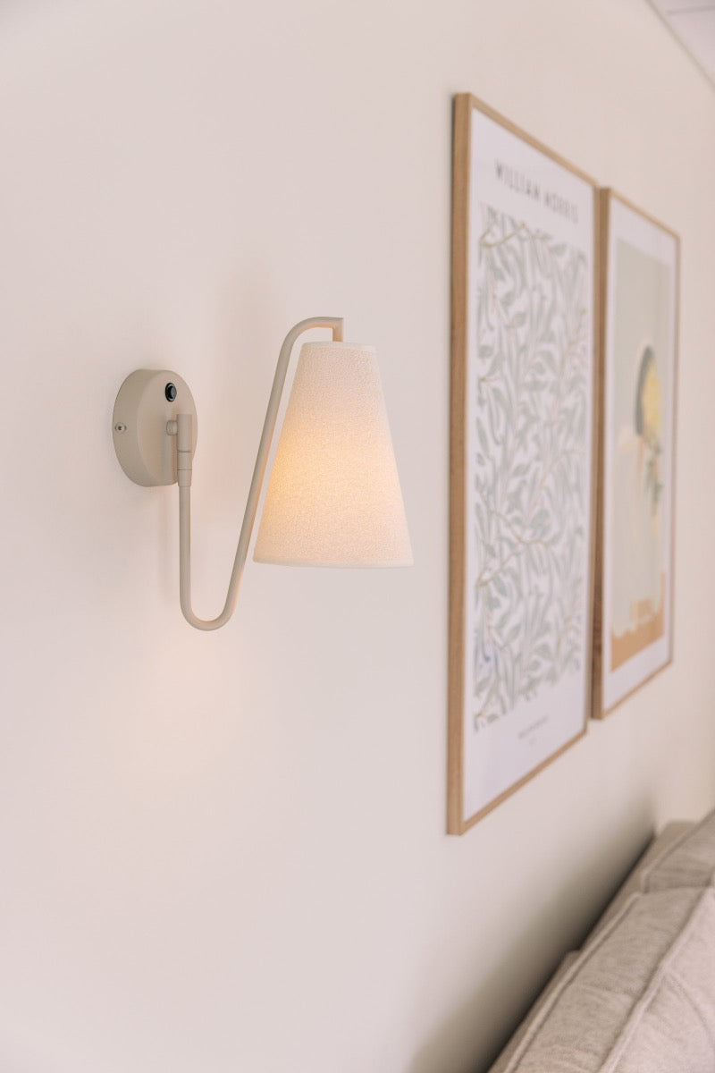 Lou Seinavalgusti, Beež - Globen Lighting - snug.ee