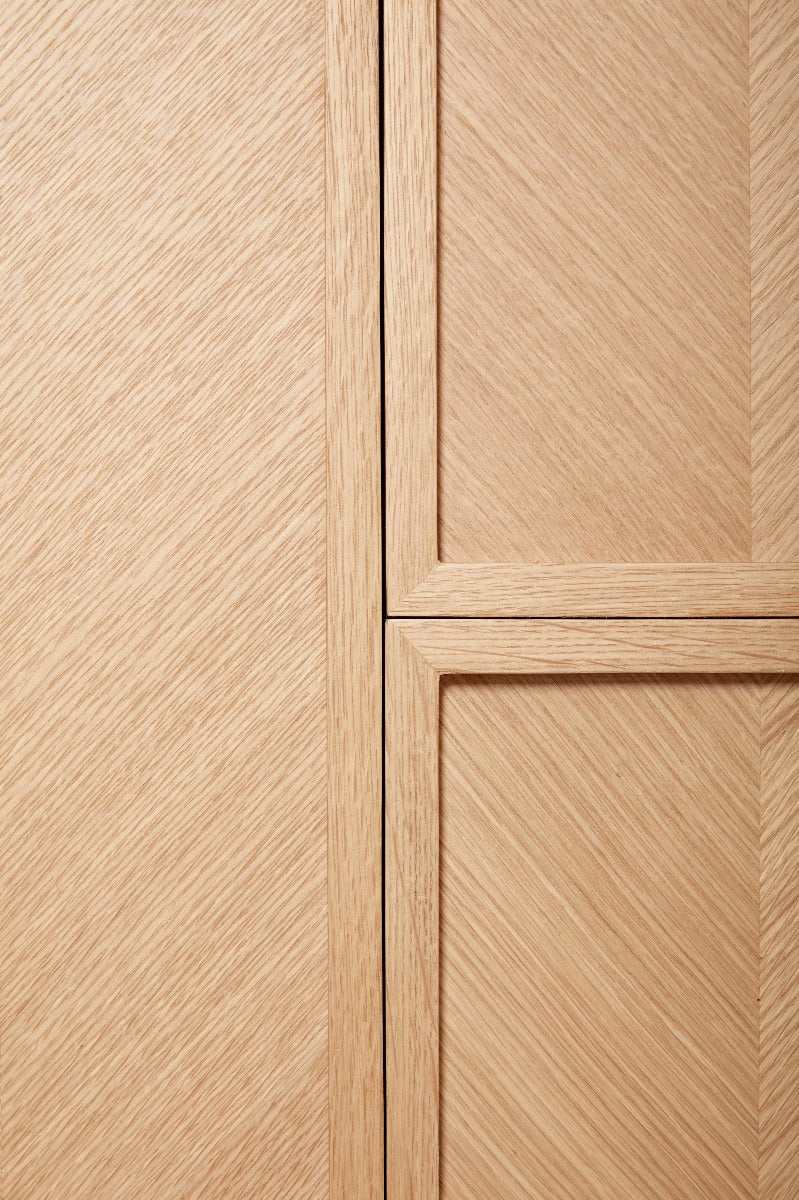 Herringbone Riidekapp, Tamm - Hübsch - snug.ee