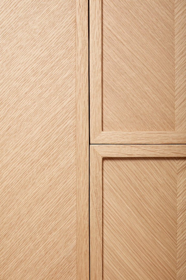 Herringbone Riidekapp, Tamm - Hübsch - snug.ee