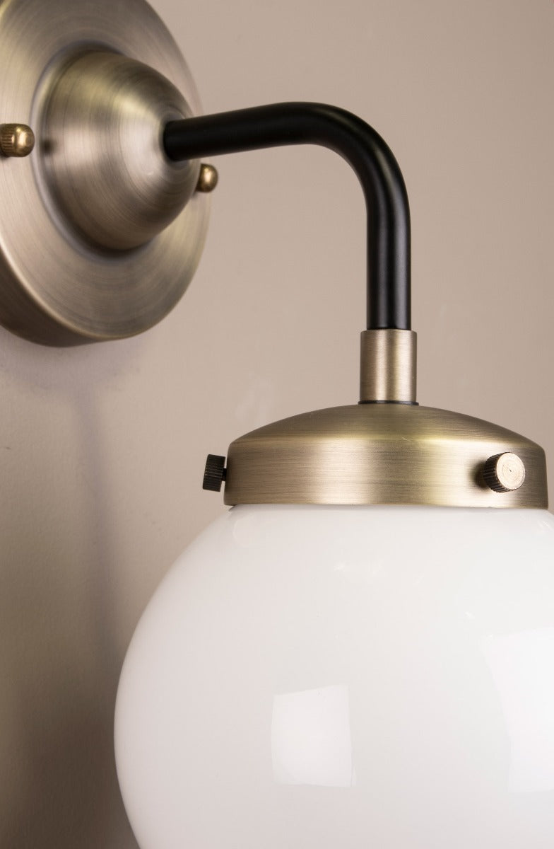 Alley Seinavalgusti IP44, Antiik Messing - Globen Lighting - snug.ee