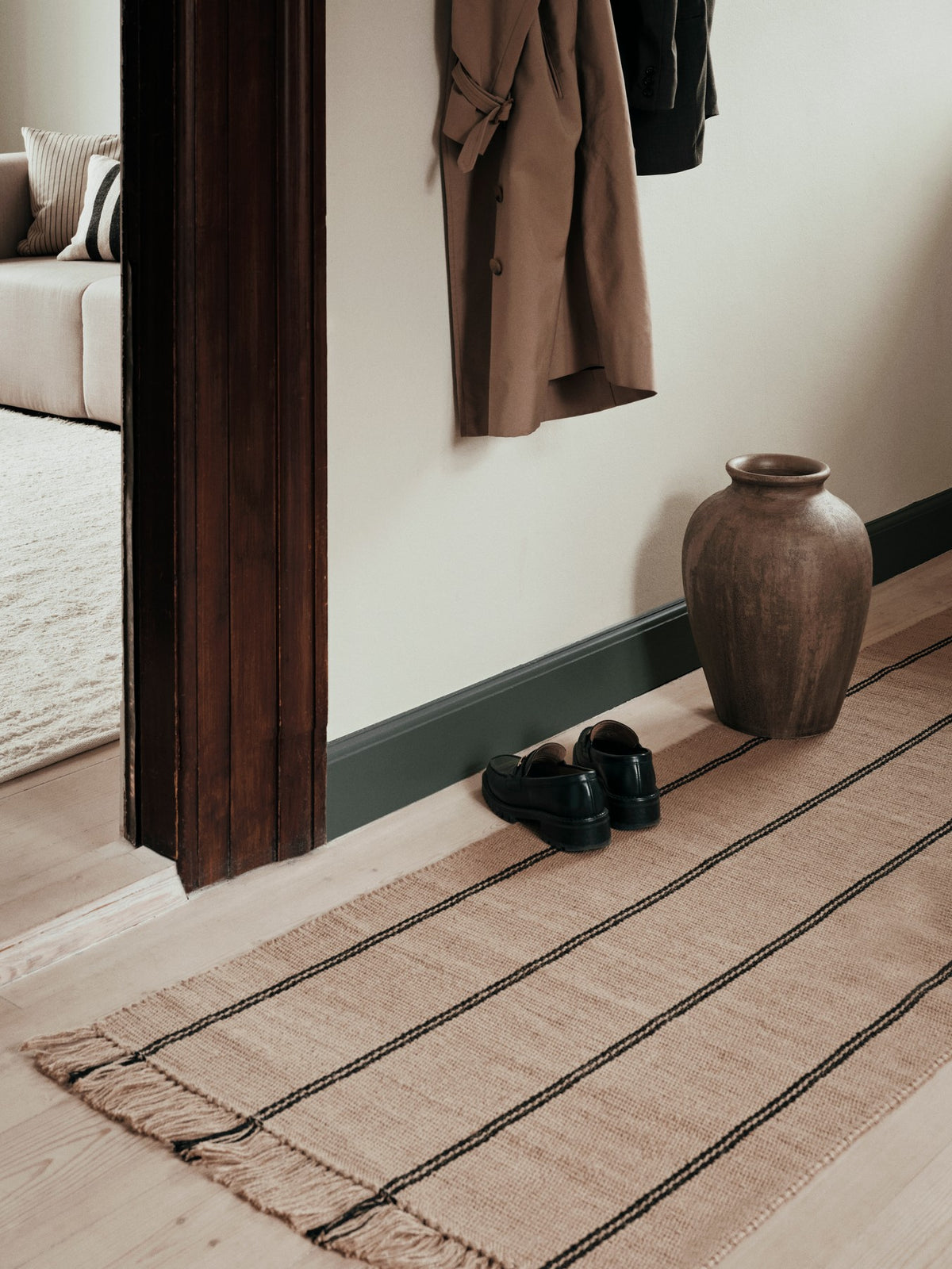 Yuki Vaip, Naturaalne/Must