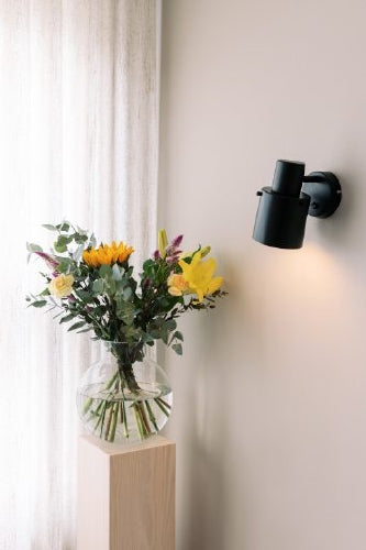Clark Seinavalgusti, Must - Globen Lighting - snug.ee