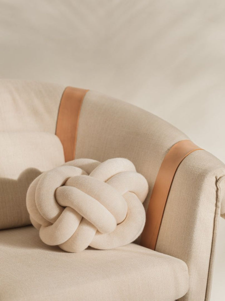 Knot Dekoratiivpadi, Cream - Design House Stockholm - snug.ee