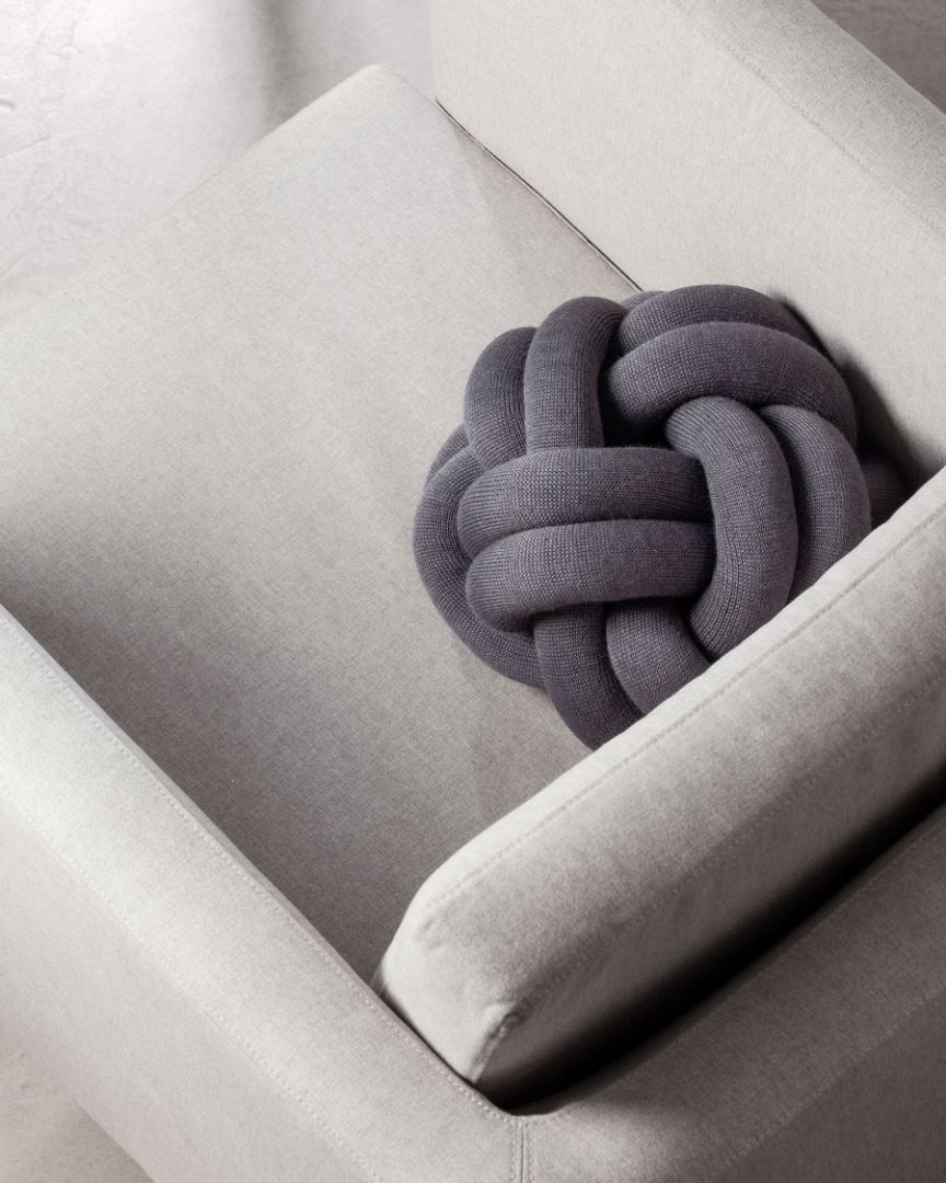 Knot Dekoratiivpadi, Hall - Design House Stockholm - snug.ee