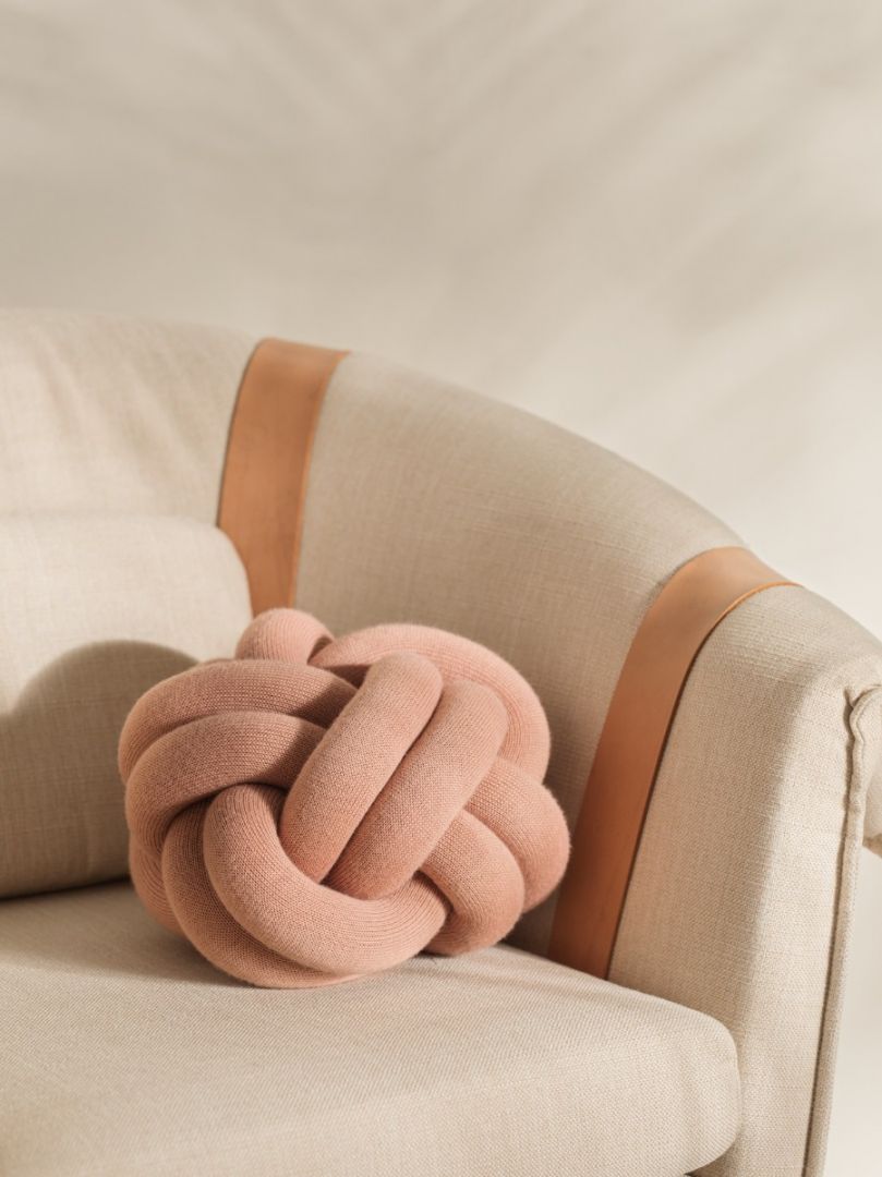 Knot Dekoratiivpadi, Dusty Pink - Design House Stockholm - snug.ee