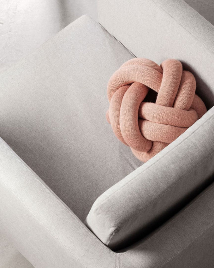 Knot Dekoratiivpadi, Dusty Pink - Design House Stockholm - snug.ee
