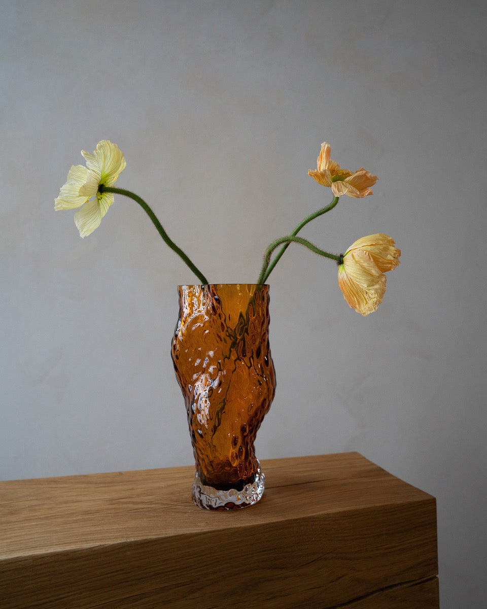 Ostrea Vaas, Amber - Hein Studio - snug.ee