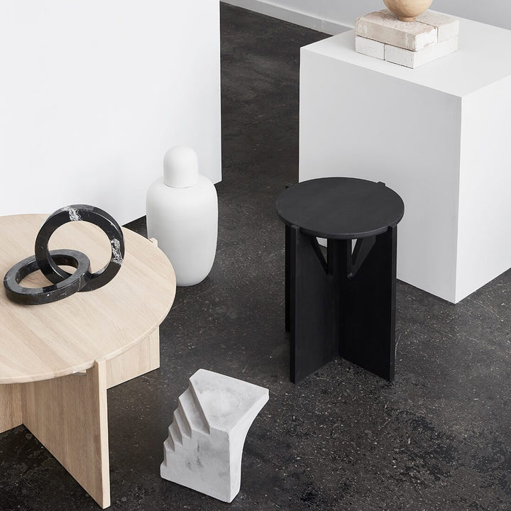 Simple Abilaud / Taburet, Must - Kristina Dam - snug.ee